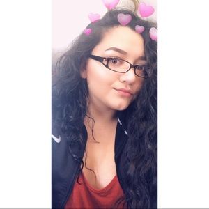 Meet your Posher, Noelia